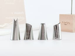 The Buttercream Rose Piping Kit