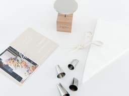 The Buttercream Rose Piping Kit