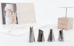 The Buttercream Rose Piping Kit